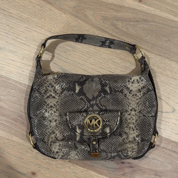 Michael Kors | Bags | Michael Kors Black And Tan Shoulder  display picture 2